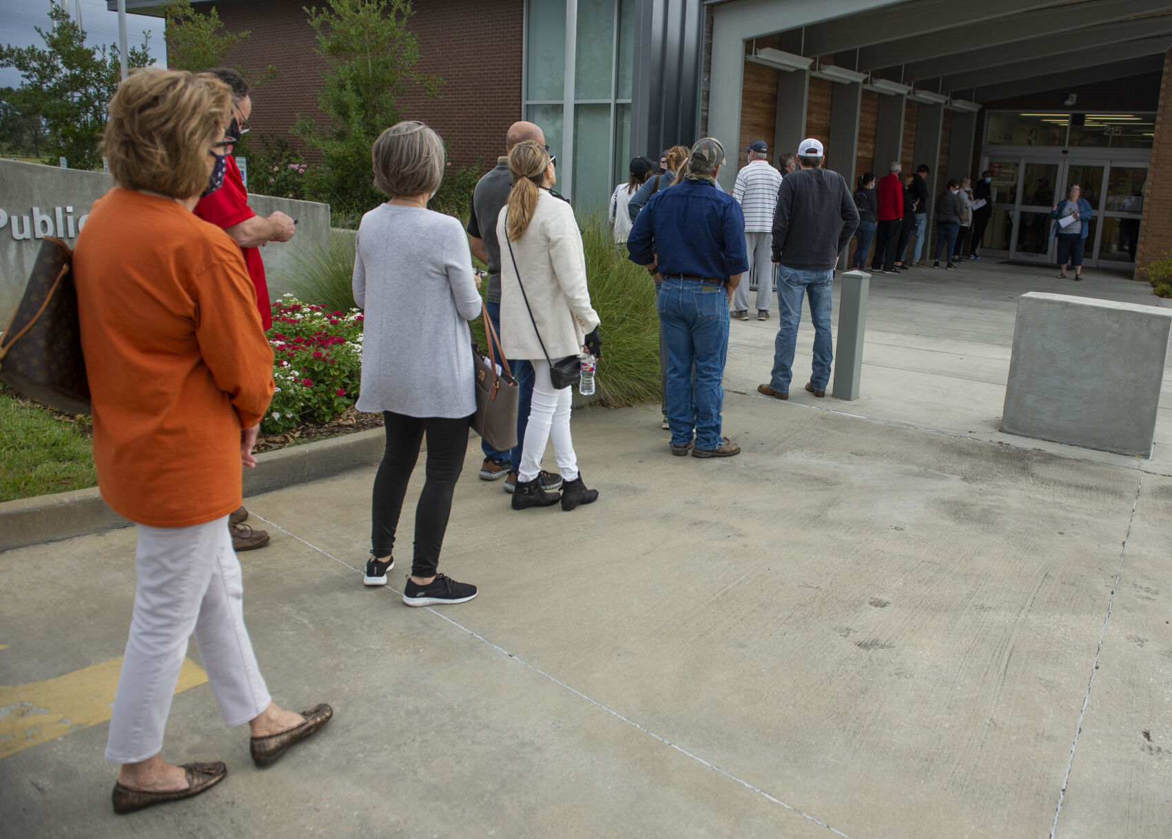 ACA.earlyvoting019.101720.jpg